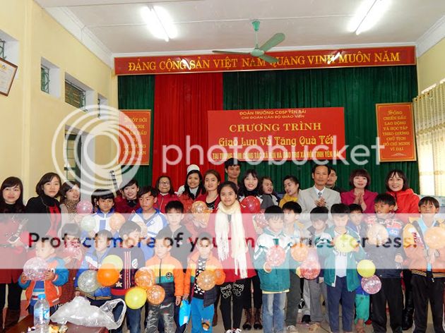 Giao lưu và tặng quà tết Ất Mùi năm 2015 tại Trung tâm Công tác Xã hội và Bảo trợ Xã hội tỉnh Yên Bái