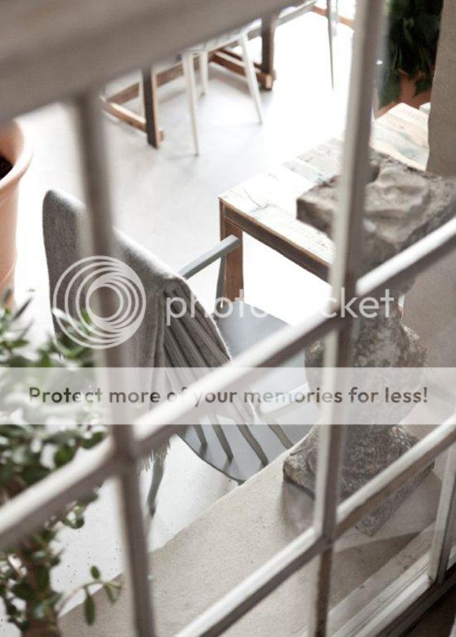 photo host5_zpsq5f4zcgo.jpg